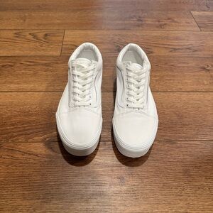 NWOT Vans Old Skool Stackform Sneakers